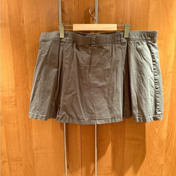 Abercrombie & Fitch Pants - ✨ Final Markdown ✨ Abercrombie & Fitch Pleated Skort – Khaki Green, Size XL
